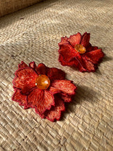 Cargar imagen en el visor de la galería, APRICOT BLOOM earring
