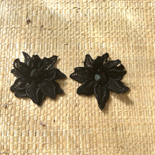 Cargar imagen en el visor de la galería, BLACK ROSE earring
