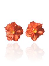 Cargar imagen en el visor de la galería, APRICOT BLOOM earring
