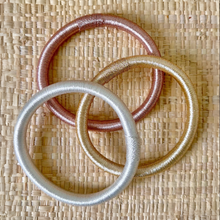 Load image into Gallery viewer, EM 3 COLOR THREAD BANGLES 3x$60                              SET de 3
