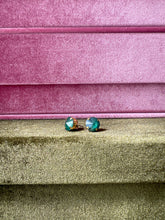 Cargar imagen en el visor de la galería, MIO STUD earrings

